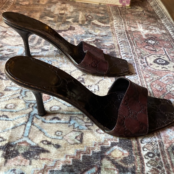 These are Gucci mules. Dark brown leather. They are used but in great condition. - Picture 4 of 7